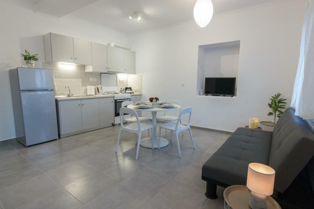 Infinity Apartment Leonídion Exteriér fotografie